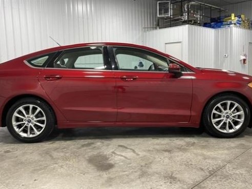 2017 Ford Fusion SE Sedan 4D Red, Sioux Falls, SD