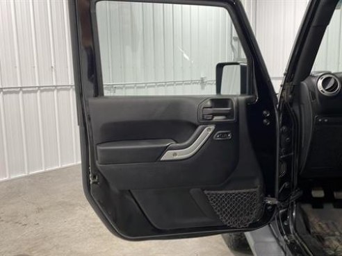 2015 Jeep Wrangler Unlimited Rubicon Sport Utility 4D Black, Sioux Falls, SD