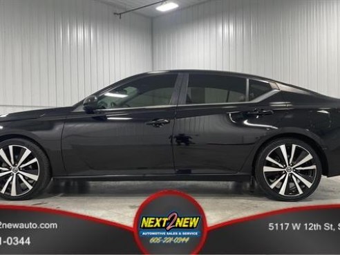 2020 Nissan Altima 2.5 SR Sedan 4D Black, Sioux Falls, SD