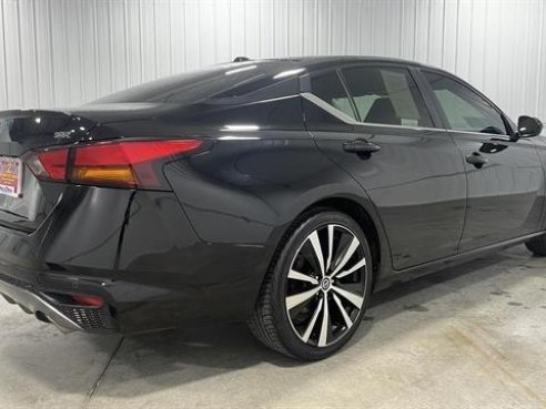 2020 Nissan Altima 2.5 SR Sedan 4D Black, Sioux Falls, SD