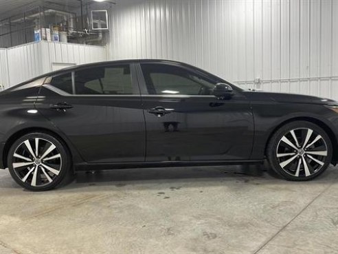 2020 Nissan Altima 2.5 SR Sedan 4D Black, Sioux Falls, SD