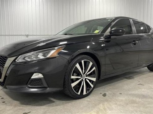 2020 Nissan Altima 2.5 SR Sedan 4D Black, Sioux Falls, SD