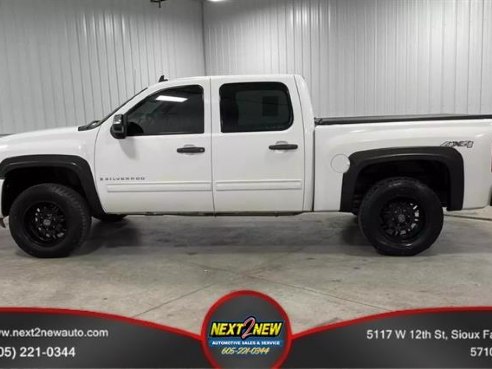 2009 Chevrolet Silverado 1500 LT Pickup 4D 5 3-4 ft White, Sioux Falls, SD