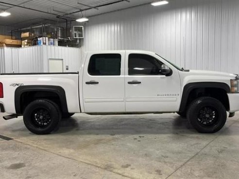 2009 Chevrolet Silverado 1500 LT Pickup 4D 5 3-4 ft White, Sioux Falls, SD